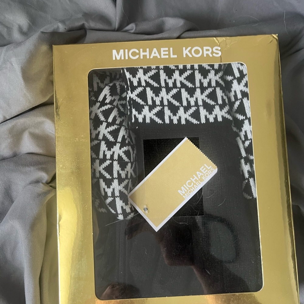 Michael Kors Monochrome Knit Set